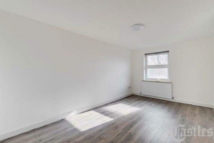 1 Bedroom Flat To Rent In Edmeston Close, Hackney, E5