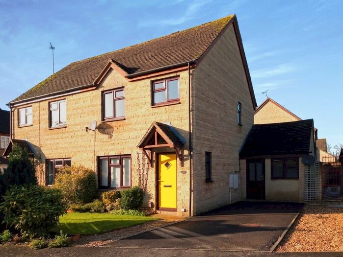 3 Bedroom Semi-Detached House To Rent In Manor Road, Witney, Oxfordshire, OX28