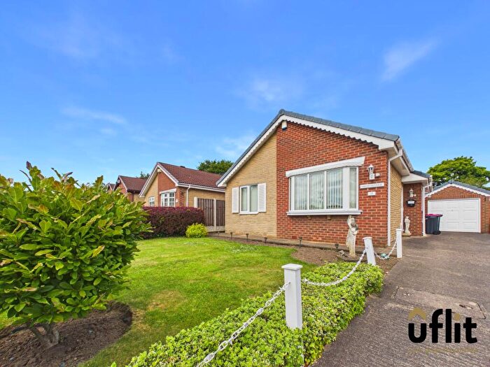 2 Bedroom Detached Bungalow For Sale In Moorhouse Close, Rotherham, S60