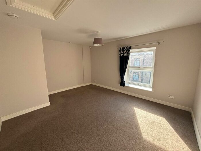 1 Bedroom Flat To Rent In Chapel Street, Glossop, SK13