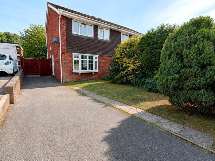 3 Bedroom Semi-Detached House To Rent In Hawkside, Wilnecote, Tamworth, Staffordshire, B77