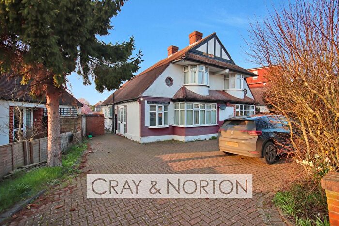 2 Bedroom Semi Detached House For Sale In The Glade, Croydon, CR0