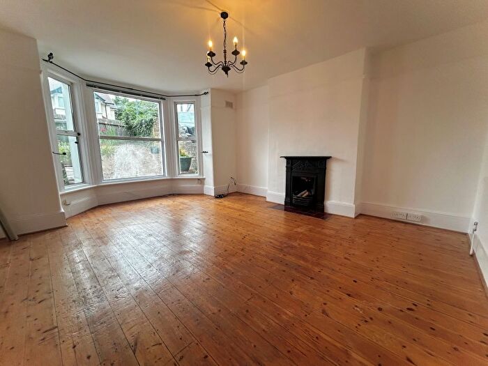 1 Bedroom Flat To Rent In Clarendon Road, Wallington, SM6