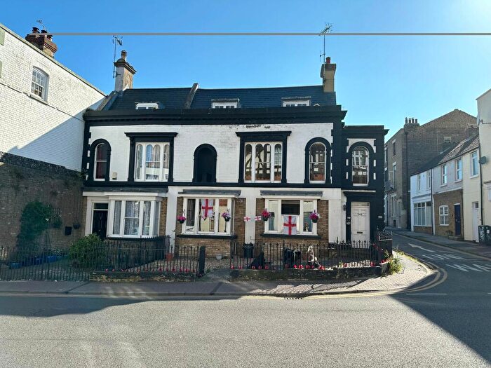 3 Bedroom Flat To Rent In High Street, Ramsgate, CT11