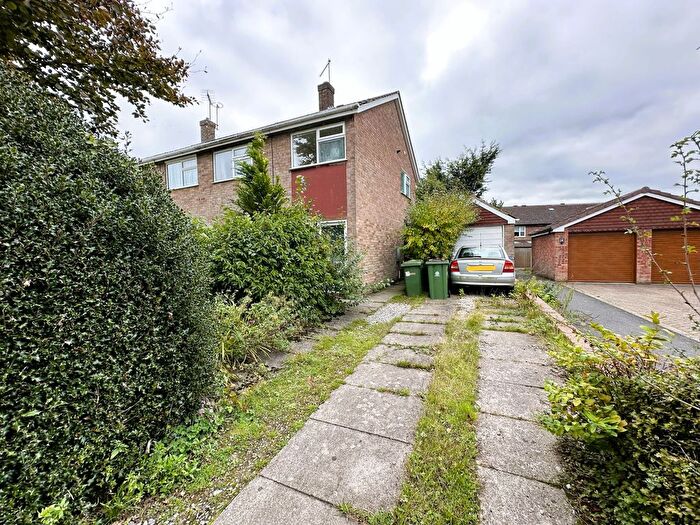 3 Bedroom Semi-detached House For Sale In Rosier Crescent, Swanwick, DE55