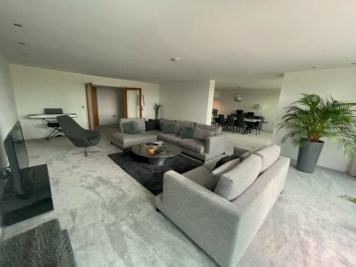 5 Bedroom Apartment To Rent In River Crescent, Waterside Way, NG2