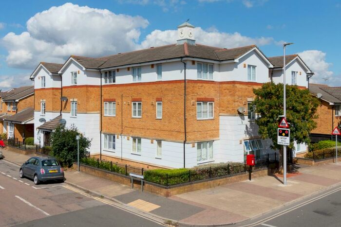 2 Bedroom Apartment To Rent In Windsor Road, Gillingham, ME7