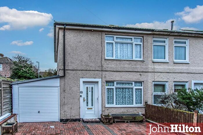 2 Bedroom Semi Detached House For Sale In Glynde Road, Brighton, BN2