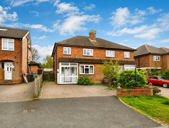 4 Bedroom Semi-Detached House For Sale In Lodge Road, Fetcham, Leatherhead, Surrey, KT22
