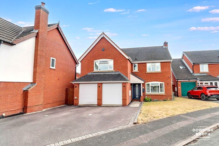 4 Bedroom Detached House For Sale In The Pines, Lichfield, WS14