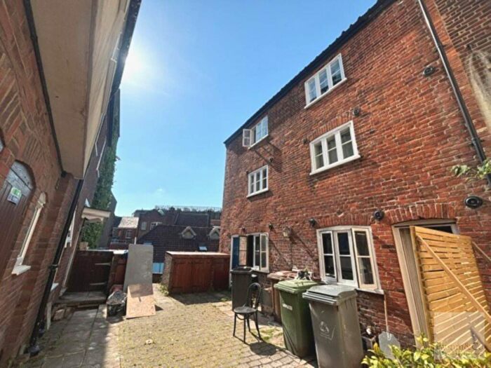 2 Bedroom Flat To Rent In Palmers Yard, City Centre, NR1