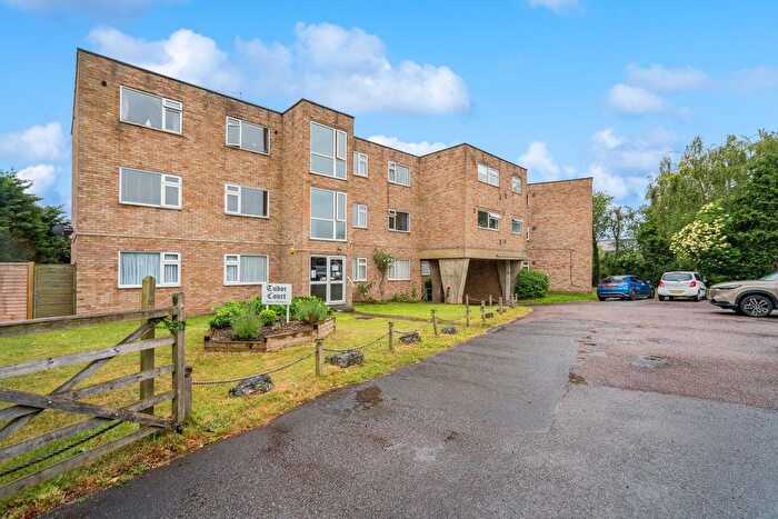 2 Bedroom Flat For Sale In Church Lane, Mill End, WD3