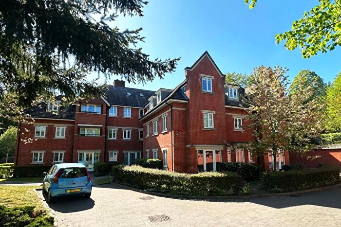 3 Bedroom Apartment To Rent In Woking, Surrey, GU22