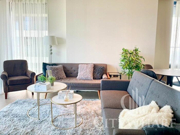 2 Bedroom Apartment To Rent In Hobart Building, Wards Place, London, E14