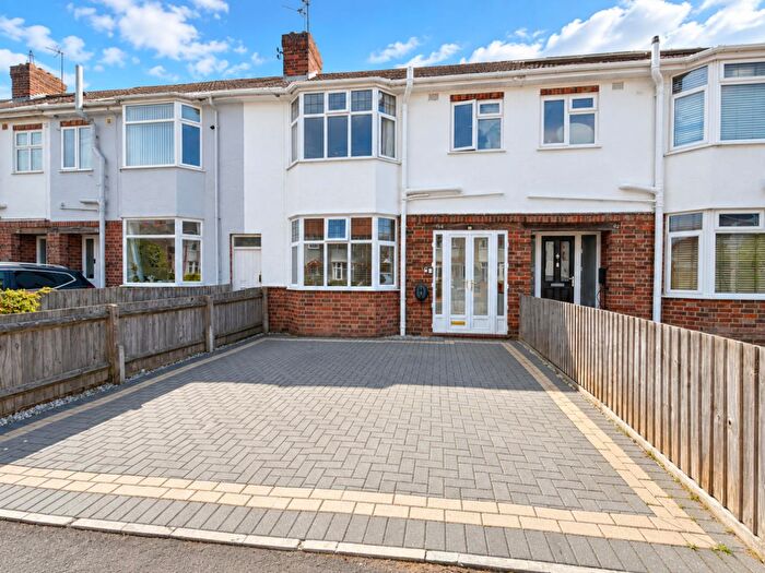 3 Bedroom Terraced House For Sale In Pinewood Road, Spinney Hill, Northampton, NN3