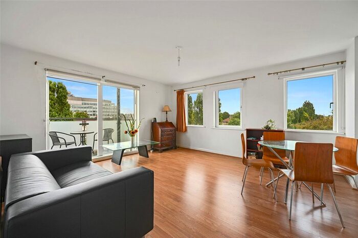 2 Bedroom Flat To Rent In Holst House, Shepherds Bush, London, W12