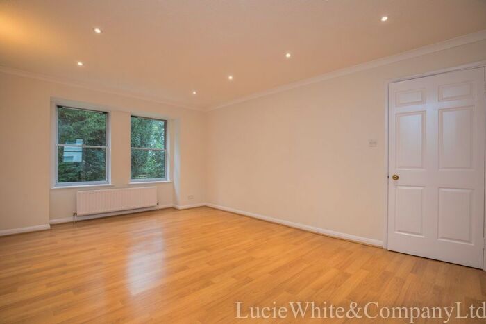 3 Bedroom Flat To Rent In Grove Road, Surbiton, KT6