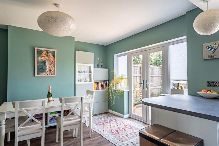 4 Bedroom Semi-Detached House For Sale In Pinelands Way, Osbaldwick, York, YO10