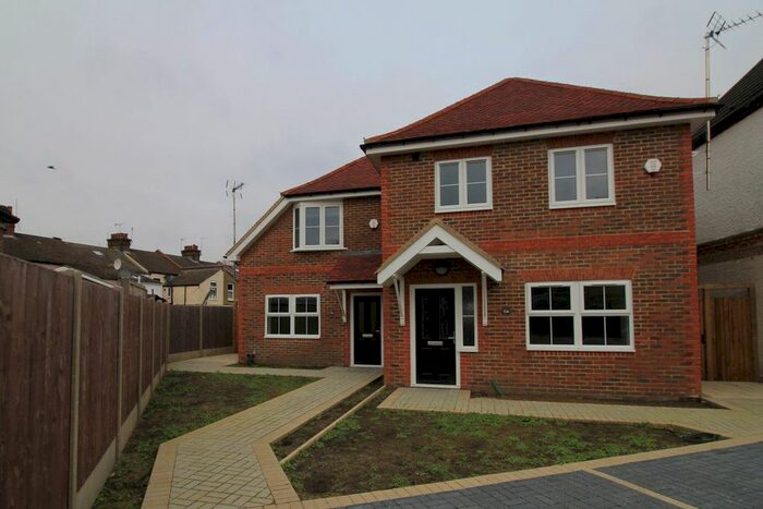 3 Bedroom Semi-Detached House To Rent In Neston Road, Watford, WD24