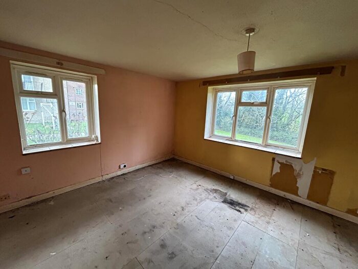 2 Bedroom Flat For Sale In Flat Hunters Hill, Burghfield Common, Reading, Berkshire, RG7