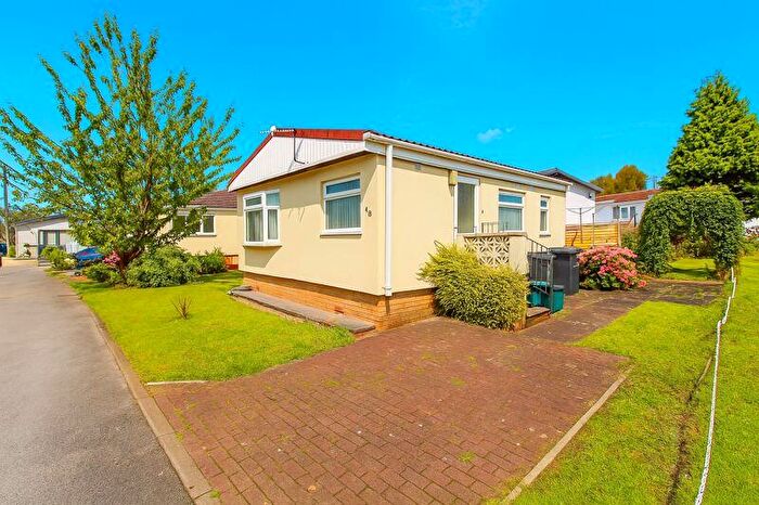 1 Bedroom Park Home For Sale In Woodlands Park, Almondsbury, BS32