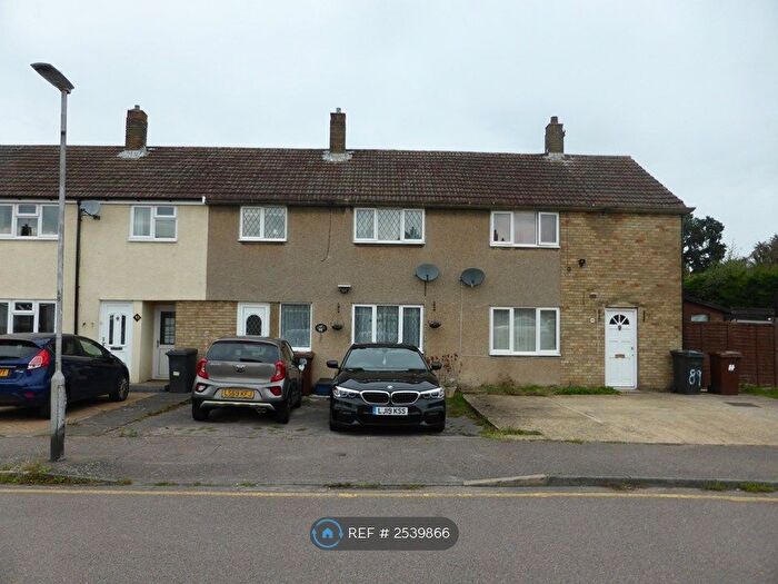 3 Bedroom Terraced House To Rent In Ashwood Road, Potters Bar, EN6