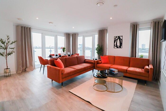 2 Bedroom Flat To Rent In Mast Quay, London, SE18