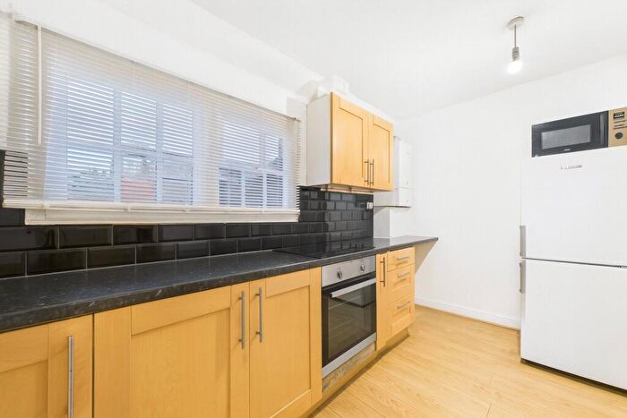 1 Bedroom Maisonette To Rent In Easthampstead Road, Wokingham, Berkshire, RG40