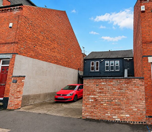 2 Bedroom Apartment To Rent In Exeter Road, Nottingham, Nottinghamshire, NG7