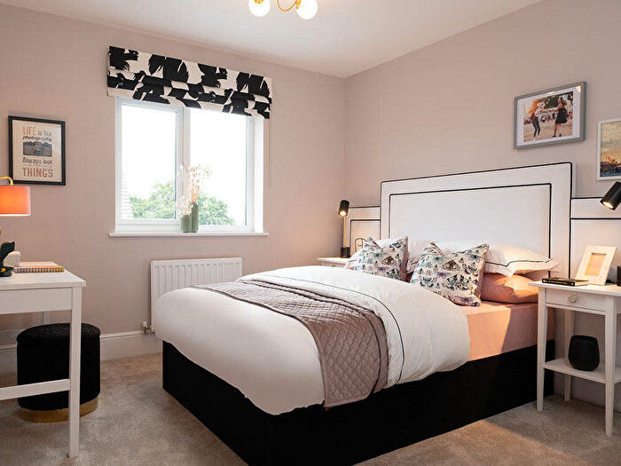 4 Bedroom Detached House For Sale In Marrelsmoor Avenue, Waterlooville, Hampshire, PO7