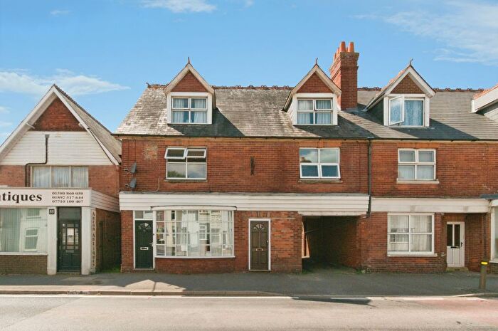 1 Bedroom Flat For Sale In London Road, Hurst Green, Etchingham, East Sussex, TN19