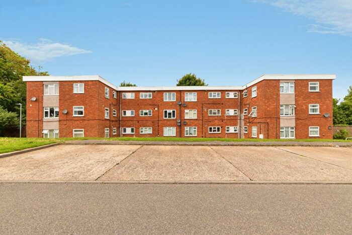 2 Bedroom Flat For Sale In Upper Maylins, Letchworth Garden City, SG6