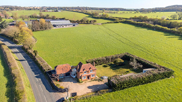 3 Bedroom Detached House For Sale In Oxford Road, Newbury, RG20