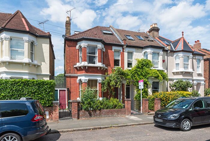 3 Bedroom Property To Rent In Beaconsfield Road, St. Margarets, Twickenham, TW1