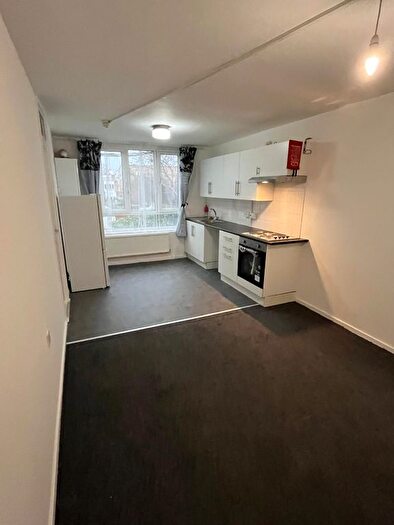 2 Bedroom Flat To Rent In King Street, Plaistow, E13