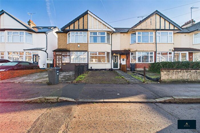 3 Bedroom Terraced House For Sale In Uplands Road, London, IG8