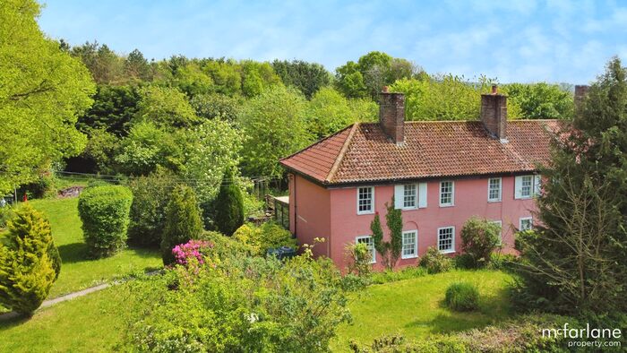 3 Bedroom End Of Terrace House For Sale In Martinsell Cottages, Oare, Marlborough, SN8
