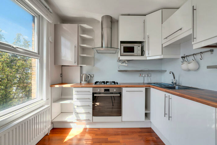 2 Bedroom Apartment To Rent In Bryantwood Road, Highbury, London, N7