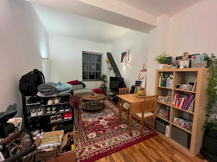 1 Bedroom Flat To Rent In Courthouse Lane, Stoke Newington Road, London, N16