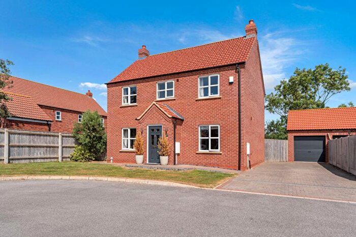 4 Bedroom Detached House For Sale In Runway Lane, Holton-Le-Clay, DN36