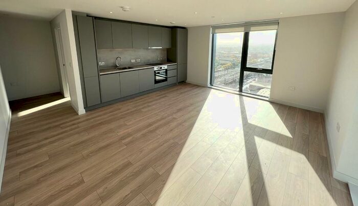 2 Bedroom Flat To Rent In Solasta Riverside, Clyde Place, Glasgow, G5