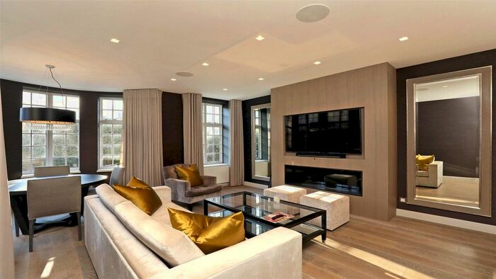 3 Bedroom Flat To Rent In Porchester Gardens, Bayswater, W2