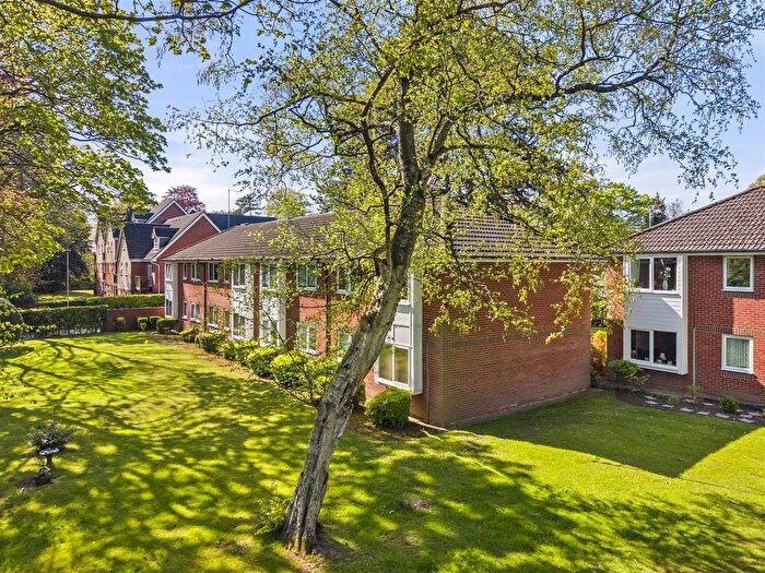 1 Bedroom Flat For Sale In Guardian Mews, Cotteril Close, Manchester, M23