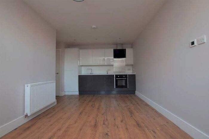 2 Bedroom Flat To Rent In Verve Apartments, 5 Mercury Gardens, Romford, RM1
