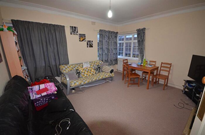 1 Bedroom Flat To Rent In Kings Court, Kings Drive, Wembley, HA9