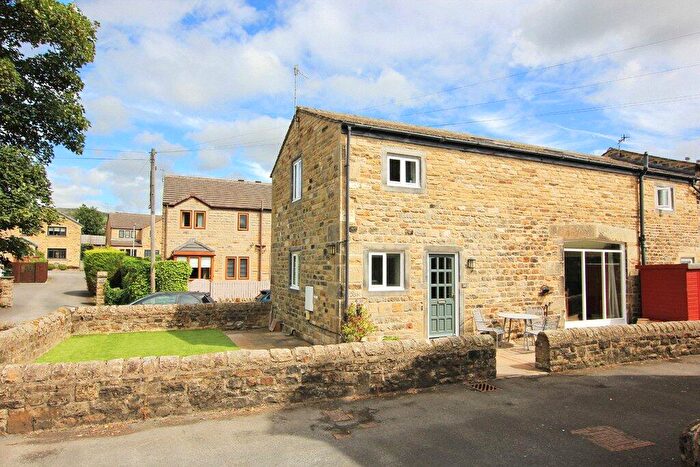 4 Bedroom Barn Conversion For Sale In Hainsworth Road, Silsden, BD20