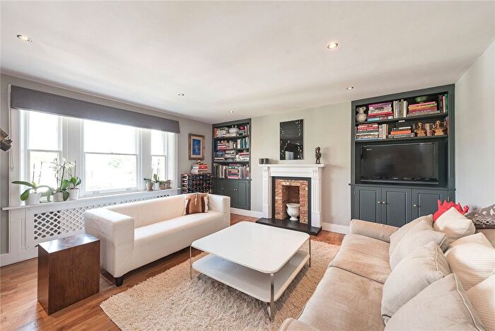 3 Bedroom Flat To Rent In King Henrys Road, London, NW3
