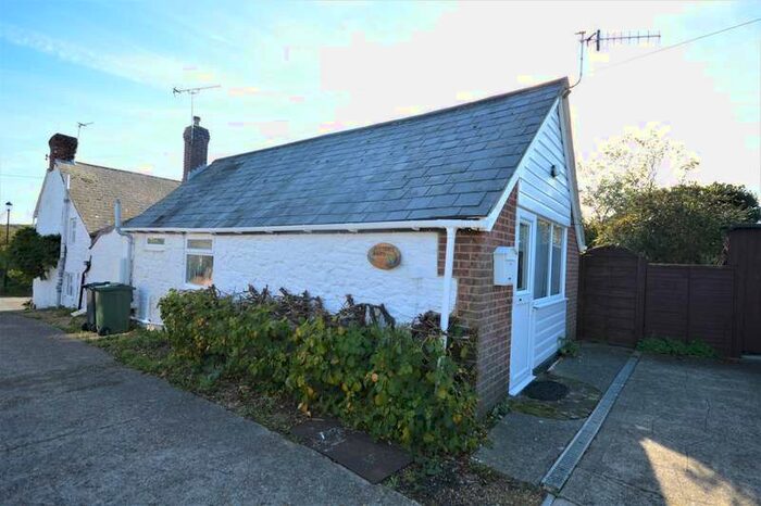 1 Bedroom Semi-Detached Bungalow To Rent In High Street, Newchurch, PO36