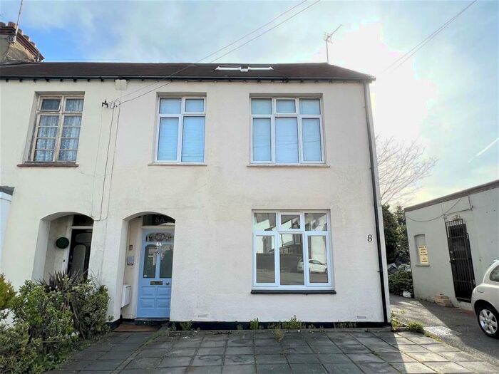 2 Bedroom Flat To Rent In Nelson Road, Leigh-On-Sea, SS9