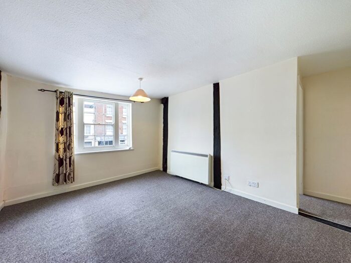 1 Bedroom Flat To Rent In High Street, Tewkesbury, Gloucestershire, GL20